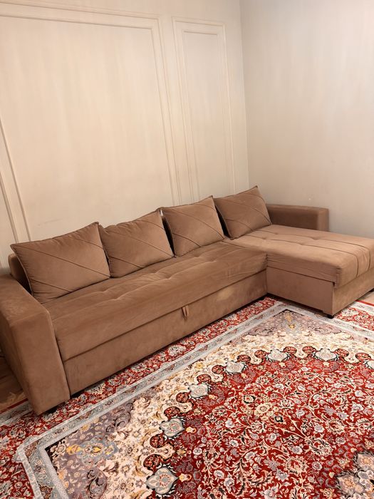 Диван угловой продается