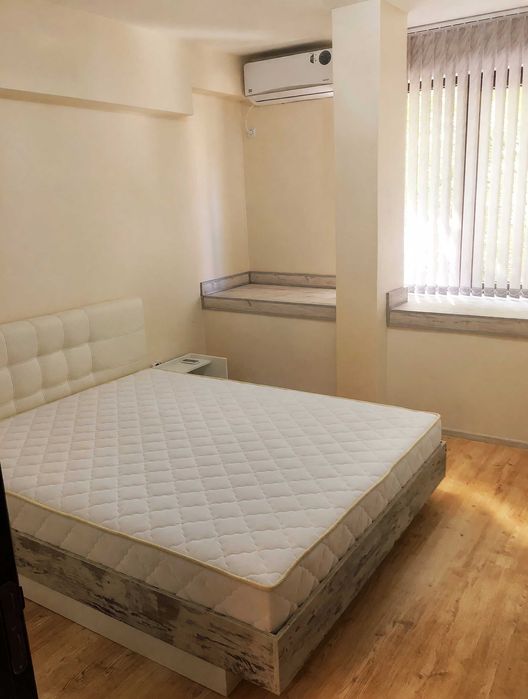 Дава се под наем Тристаен апартамент в Пловдив, Център - 100 кв.м за 300 € - Снимка #3