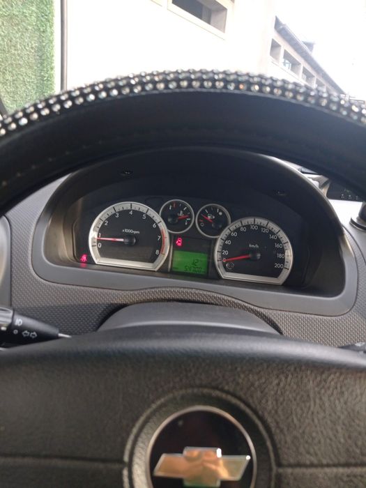 Нексия3  красный