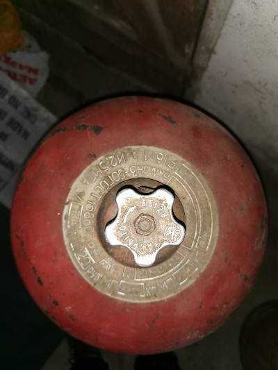Газови бутилки ГОСТ 15860-84 и VEB Chemieanlagenkombinat Leipzig-Grimma. 3 бр. 15 EUR на бройка.