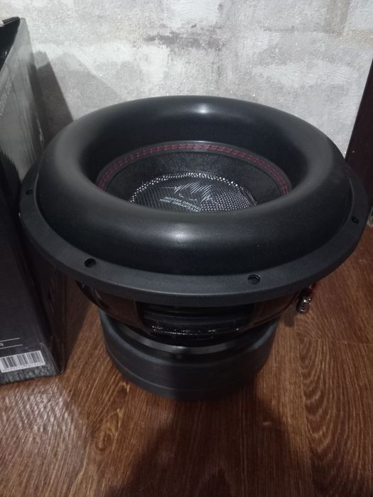 Momo Achiles сабвуфер