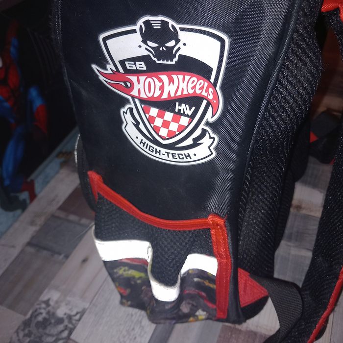 Ергономична ученическа раница Hot Wheels + несесер Hot Wheels