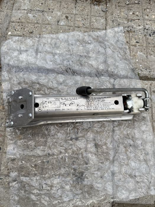 Mercedes W211 W203 крик и патерица - Мерцедес резервна гума и крик