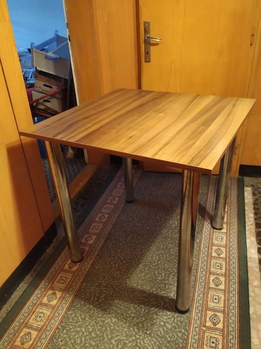 Дървени стилни масички идеални както за домашно ползване така и за бар