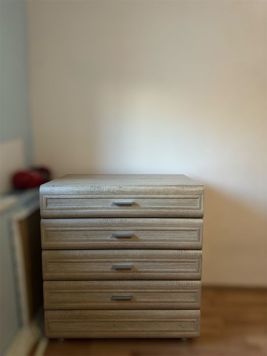 Гарнитура стол комод