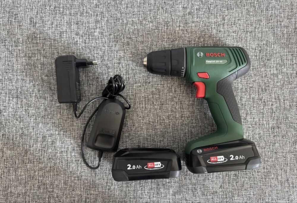 Masina de gaurit si insurubat Bosch cu 2 baterii 18 V 2Ah si invarcato