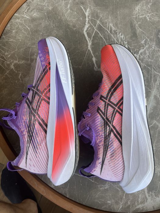 Asics Megablast 40.5