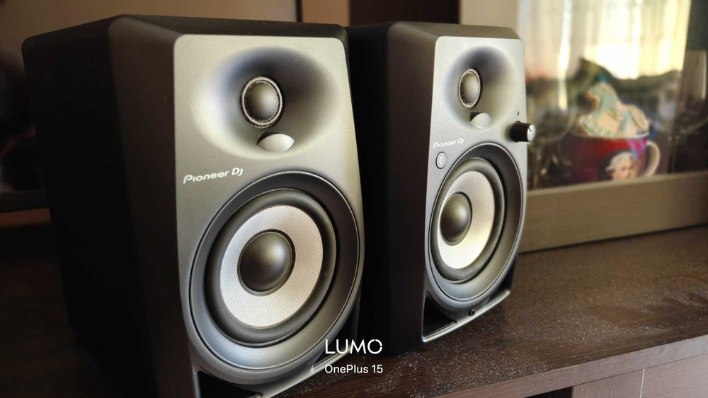 Тонколони активни Pioneer DJ DM-40BT.