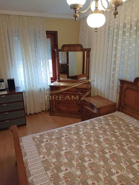 Етаж от къща под наем в кв. Център! 7866207