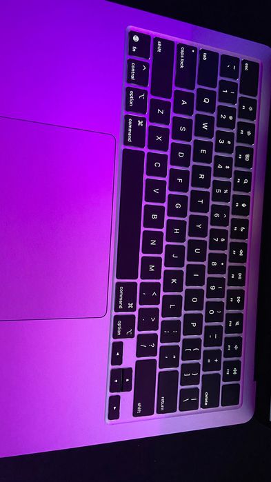 MacBook Air 13 M4 (16/256 ГБ)