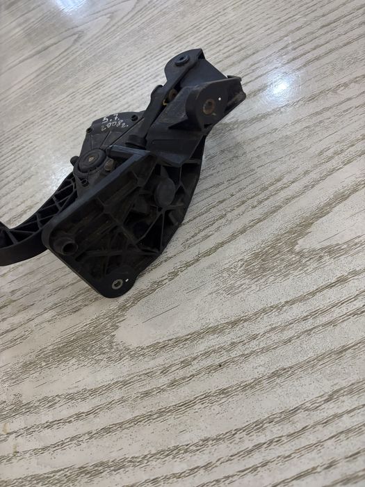 Педаль газа Гранд Чероки