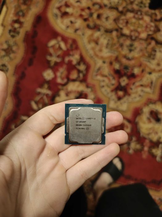 8 GB RAM + procesor i3 generația a10a