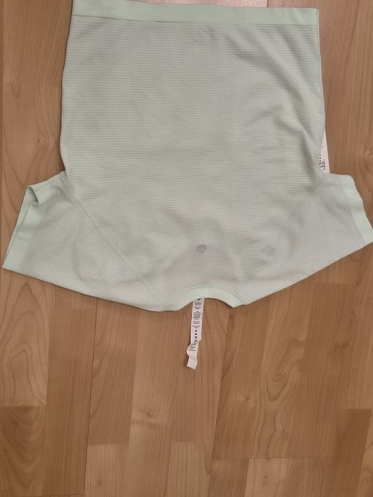Чисто нов топ Lululemon