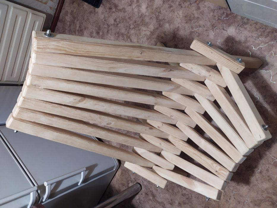 Кресло деревянное