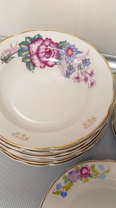 Тарелки форфоровые