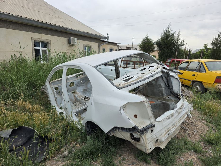 собилт кузов 2015 йил сотилади