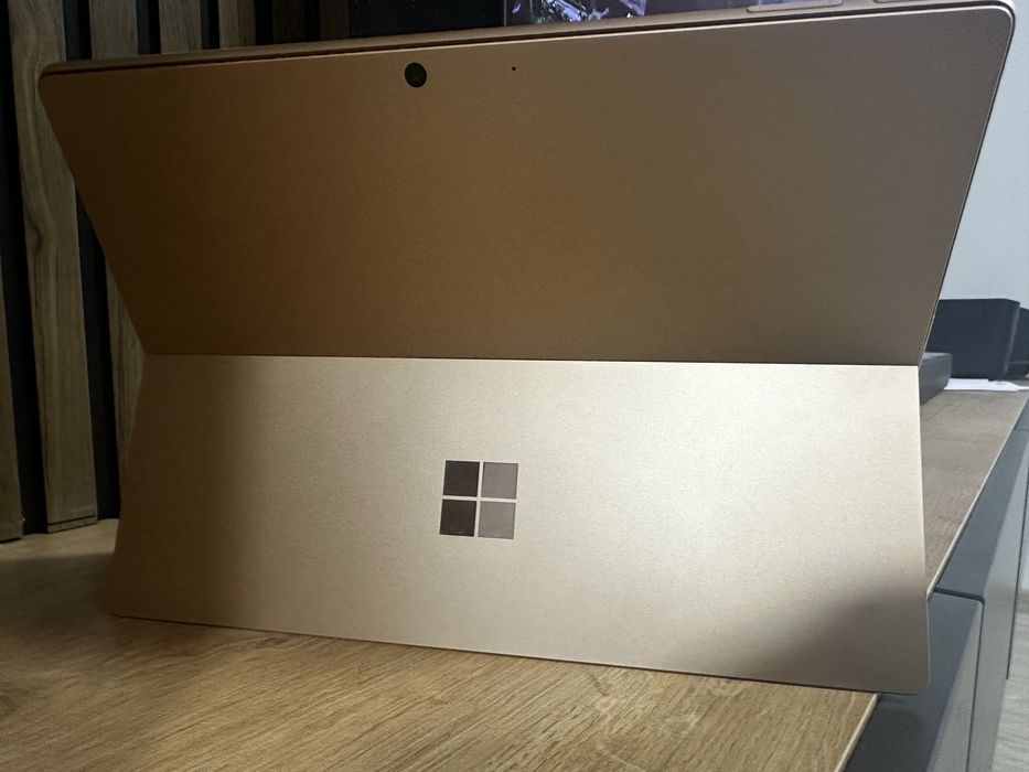 Tableta PC Microsoft Surface PRO 11 xElite, display OLED cu Windows 11