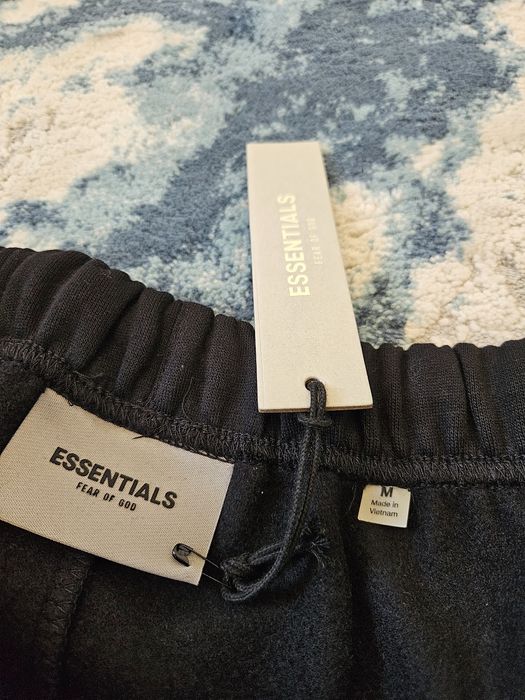pantaloni scurti essentials