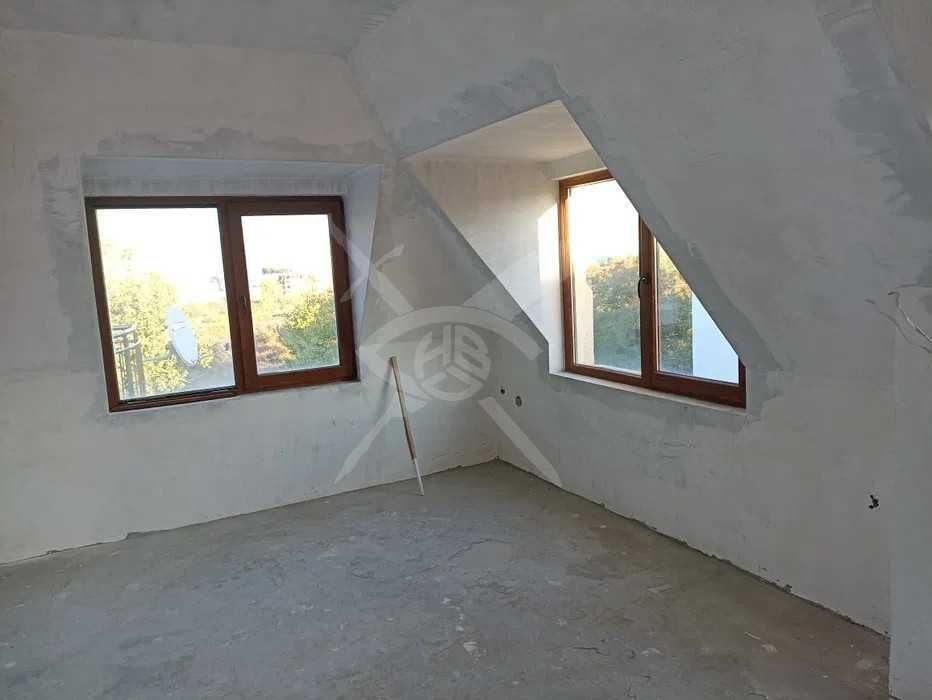 Продава се Тристаен апартамент в Несебър - 67 кв.м за 1053 €/кв.м - Снимка #1