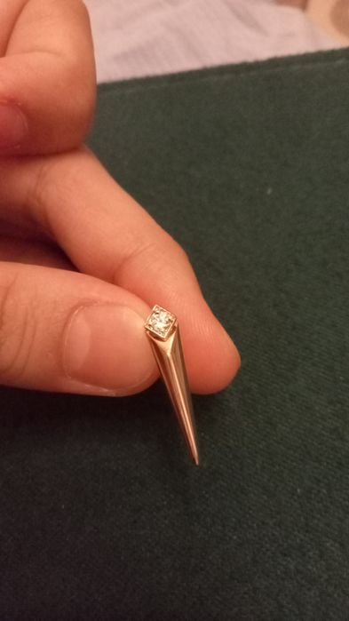 585 алтын сатамын.