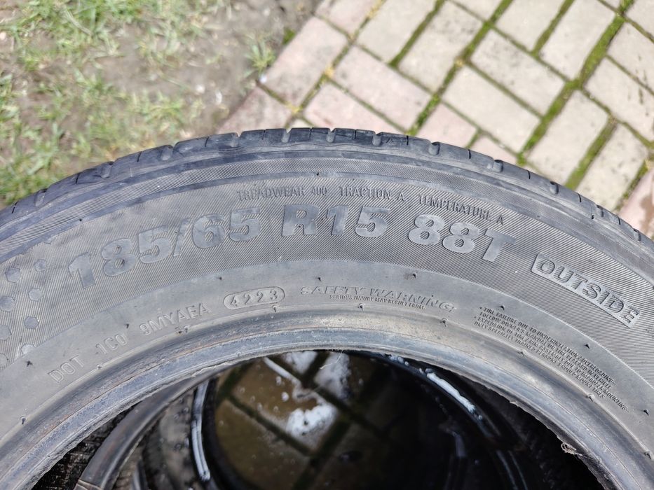 Vand 4 anvelope r 15 de vara