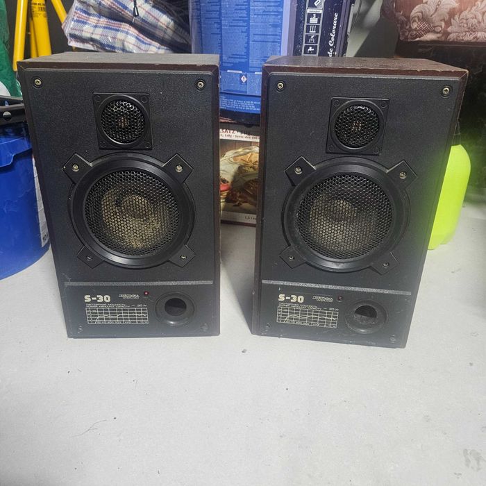 Set 2 boxe audio 30 W fiecare