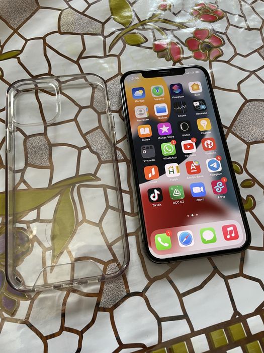 Продам айфон 12 про