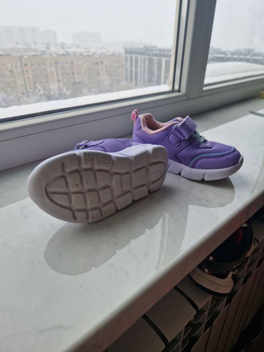 Кроссовки на девочку