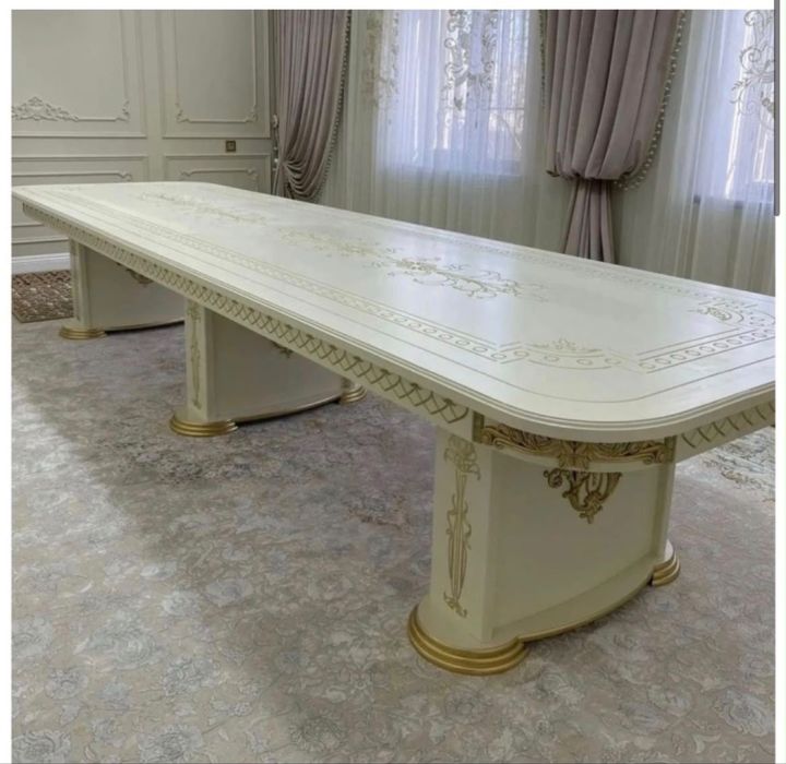Продам обеденный стол