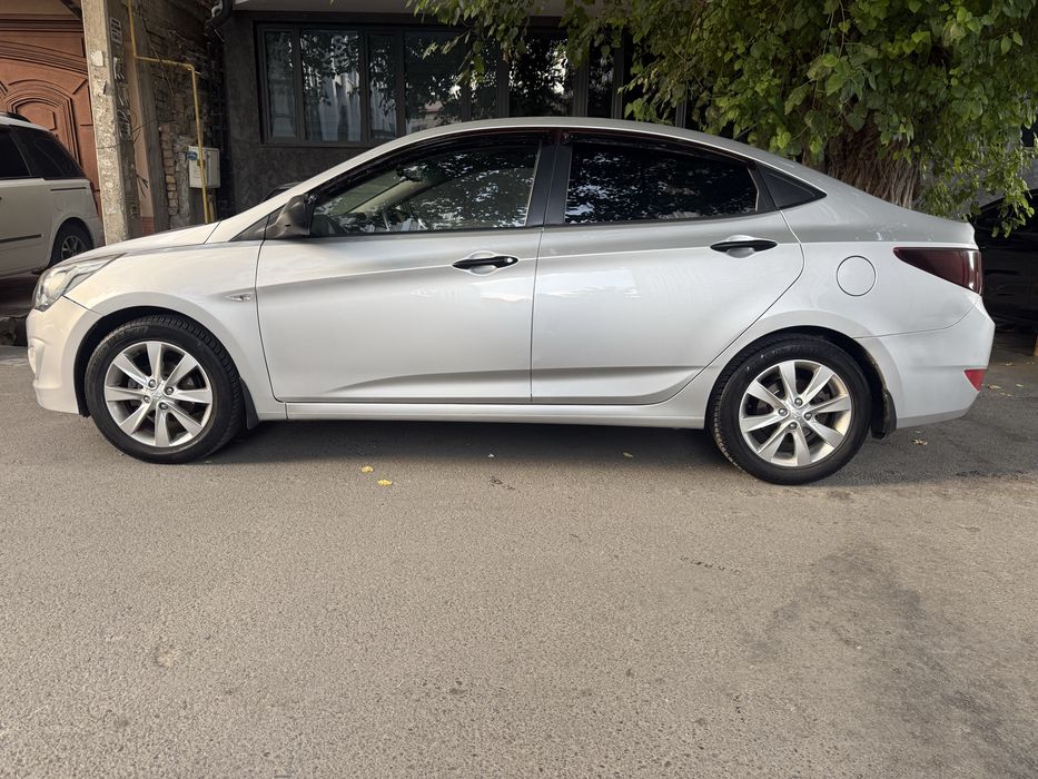 Hyundai accent avtomat 2011