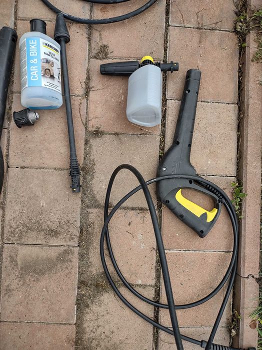 accesorii aparat presiune Karcher: furtun, lance, spuma activa, perie