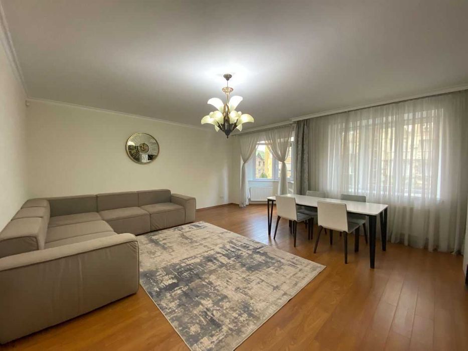 Дава се под наем Двустаен апартамент в София, Красно село - 89 кв.м за 355 € - Снимка #2