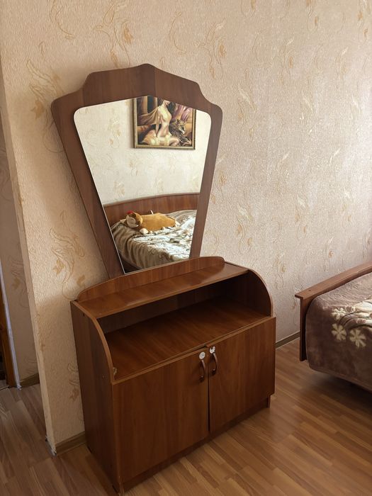 Срочно продам старую мебель