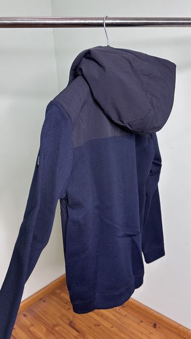 Avva kurtka yengil M