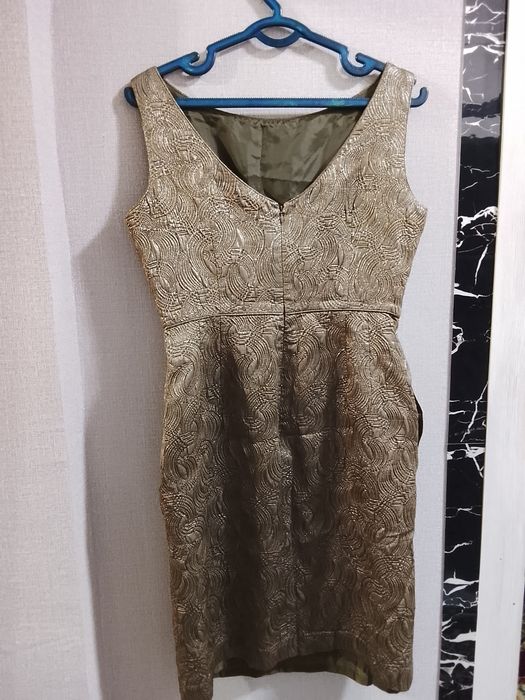 Продам платье женское
