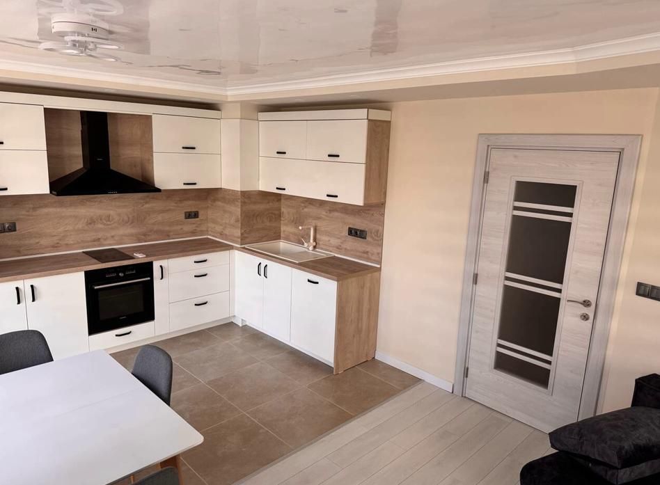 Дава се под наем Двустаен апартамент в Пловдив, Кършияка - 76 кв.м за 510 € - Снимка #2