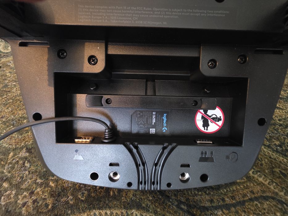 Volan Logitech G923 True Force și schimbător de viteze G Shifter