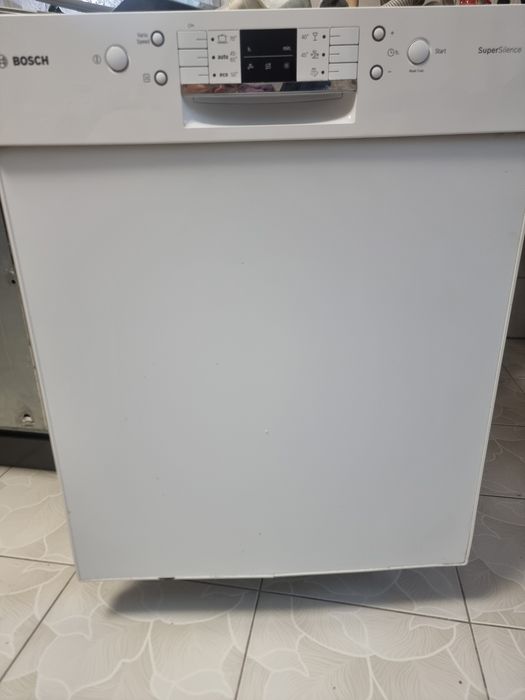 Masina de spalat vase pentru piese