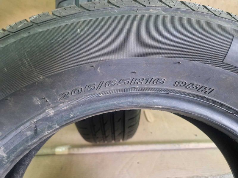 2 Nexen R16 205/65
нови летни гуми
DOT0723