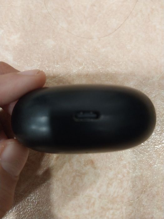 Продам наушники Realme T100