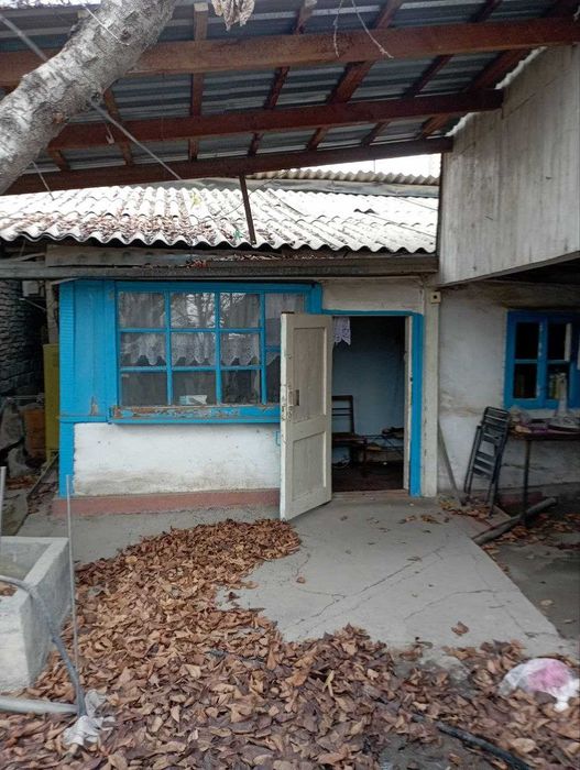 Продаю дом, 3 сотки, ор-р Сельхоз институт вдоль дороги, первая линия