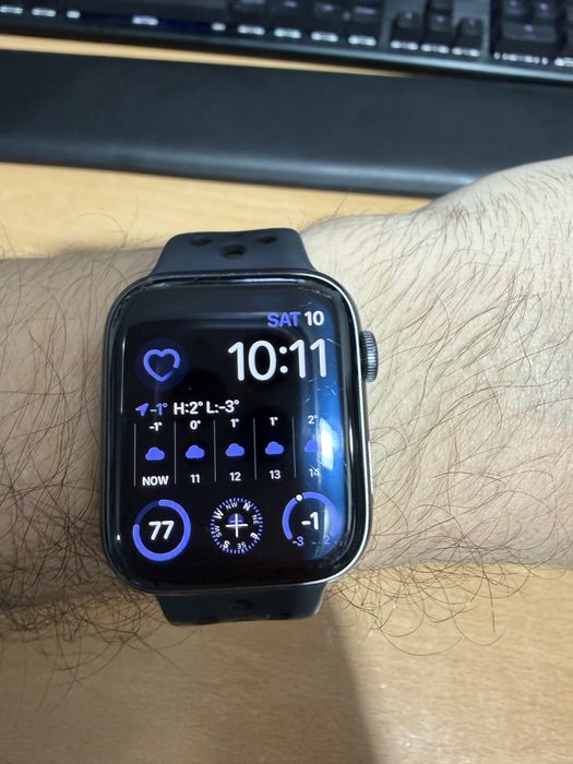 Apple watch 5 44mm  Gps Lte Ceramic Case Nike Edition