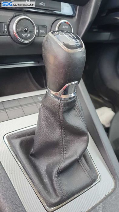 Nuca cu Manson Piele 6 Trepte Manuala Skoda Octavia 3 2013 - 2017 [0298]
