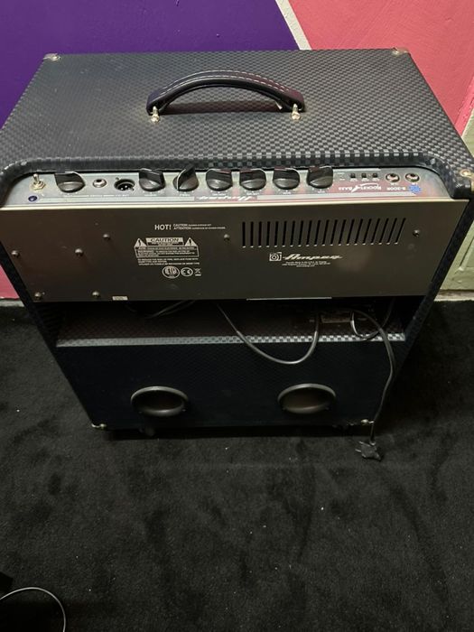 басовый комбик ampeq  rocket bass