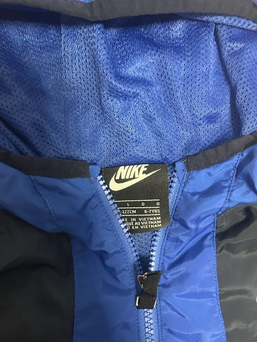 Продавам детско яке Nike в отлично състояние
