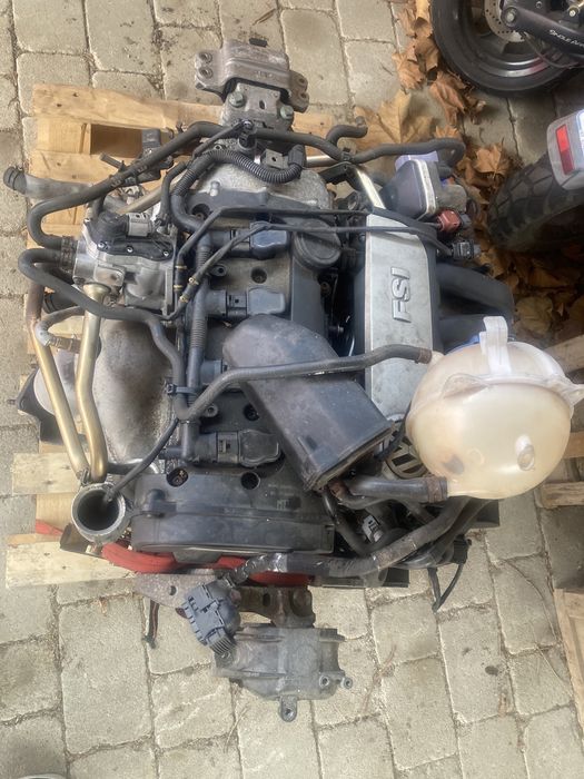 Продавам на части отличен двигател,скорости ,Vw Golf 5 2.0fsi BLX