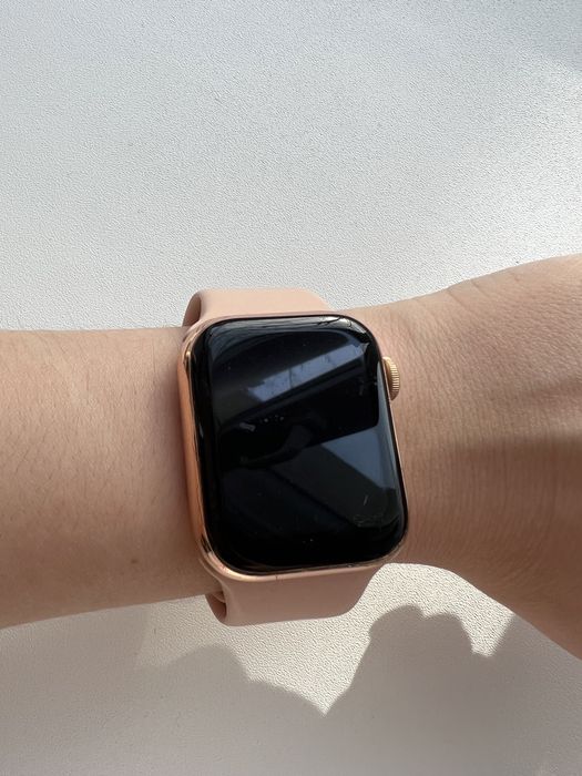Смарт-часы под вид Apple Watch
