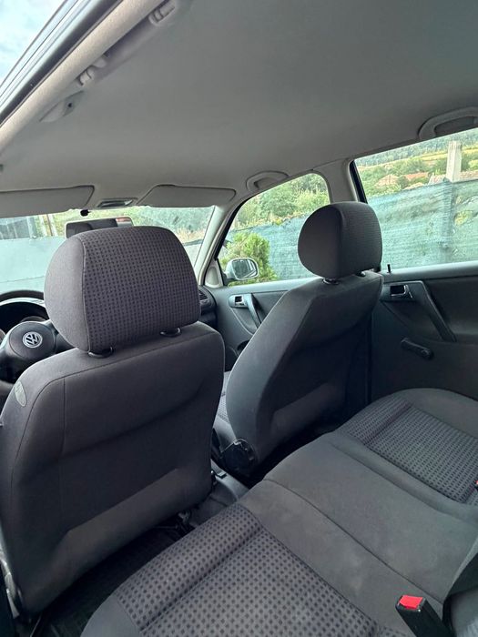 Vând Vw polo 1.4 16v , 75 CP , cutie automată
