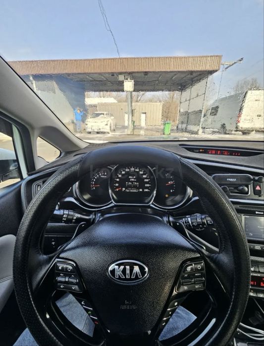 Продам KIA ceed 2013