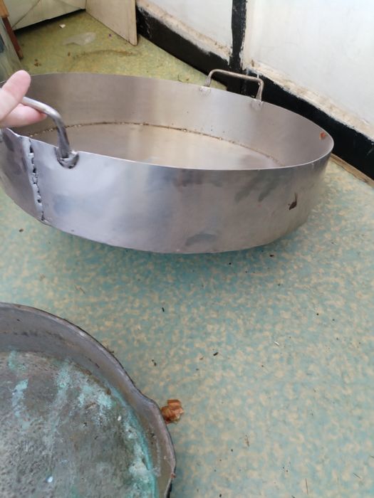 Продавам Бакъри и тави.